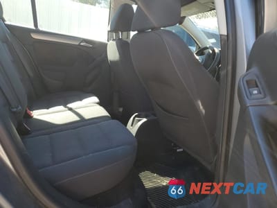 Zdjęcie 10 z 12 samochodu: 2011 VOLKSWAGEN GOLF VIN:WVWDB7AJ4BW122517 - miniatura