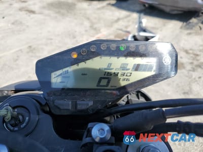 Zdjęcie 7 z 10 samochodu: 2018 YAMAHA MT09 VIN:JYARN53E4JA003584 - miniatura
