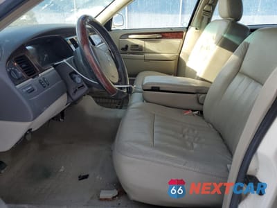 Zdjęcie 7 z 12 samochodu: 2007 LINCOLN TOWN CAR SIGNATURE VIN:1LNHM81W37Y631664 - miniatura