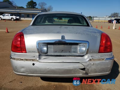 Zdjęcie 6 z 15 samochodu: 2005 LINCOLN TOWN CAR SIGNATURE VIN:1LNHM81W35Y636294 - miniatura