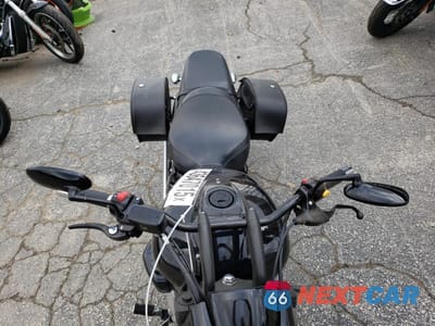 Piąte zdjęcie samochodu w środku: 2018 SUZUKI VZ800 VIN:JS1VS56A3J2100123 - miniatura