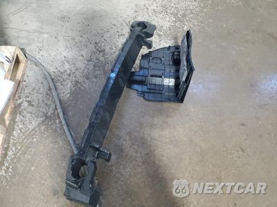 Zdjęcie 15 z 16 samochodu: 2016 TOYOTA RAV4 HV XLE VIN:JTMRJREV8GD055537 - miniatura