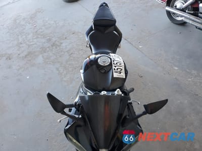 Piąte zdjęcie samochodu w środku: 2006 YAMAHA YZFR6 L VIN:JYARJ12E26A001152 - miniatura