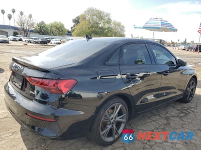 Trzecie zdjęcie samochodu z tyłu: 2024 AUDI A3 PREMIUM VIN:WAUGUDGY9RA042466 - miniatura