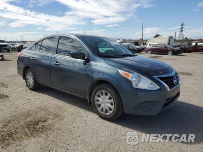 Czwarte zdjęcie samochodu z boku: 2017 NISSAN VERSA S VIN:3N1CN7AP2HL825008 - miniatura