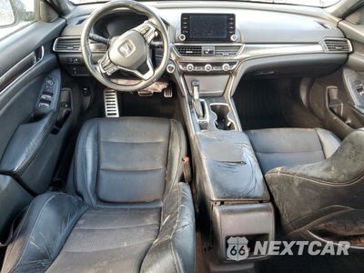 Zdjęcie 8 z 15 samochodu: 2018 HONDA ACCORD SPORT VIN:1HGCV1F32JA044889 - miniatura
