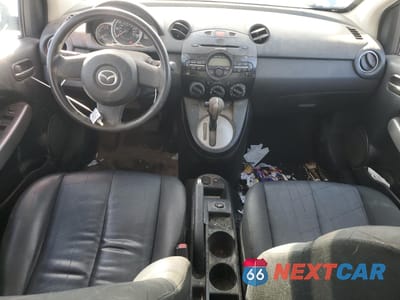 Zdjęcie 8 z 13 samochodu: 2013 MAZDA MAZDA2 VIN:JM1DE1KY1D0166531 - miniatura