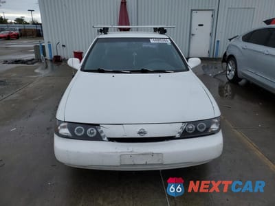 Piąte zdjęcie samochodu w środku: 1999 NISSAN SENTRA BASE VIN:3N1AB41D4XL095928 - miniatura