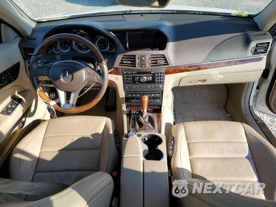Zdjęcie 8 z 14 samochodu: 2013 MERCEDES-BENZ E 350 VIN:WDDKK5KF9DF210459 - miniatura