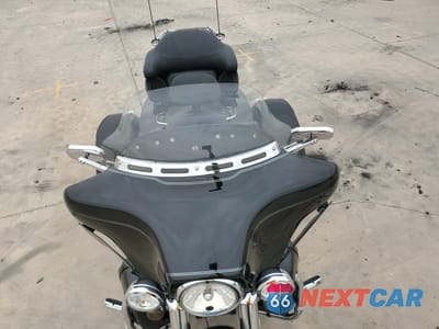 Piąte zdjęcie samochodu w środku: 2009 HARLEY-DAVIDSON FLHTCUTG VIN:1HD1MAM109Y851942 - miniatura