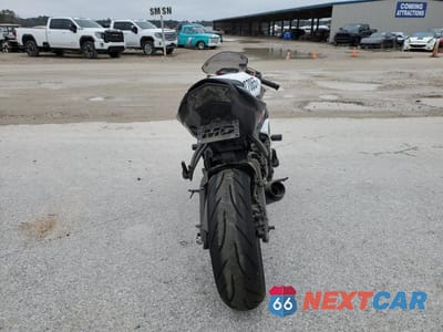 Czwarte zdjęcie samochodu z boku: 2014 KAWASAKI ZX636 E VIN:JKBZXJE10EA010755 - miniatura