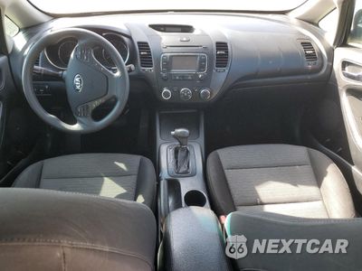 Zdjęcie 8 z 12 samochodu: 2016 KIA FORTE LX VIN:KNAFX4A6XG5563678 - miniatura