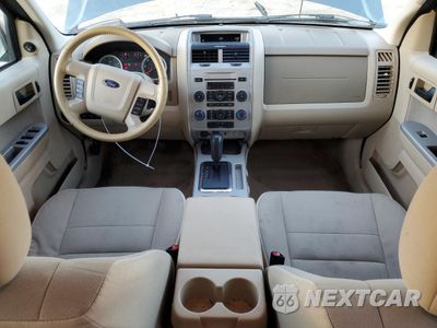 Zdjęcie 8 z 13 samochodu: 2010 FORD ESCAPE XLT VIN:1FMCU0D73AKC64873 - miniatura