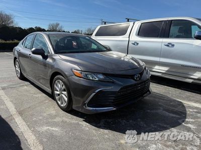 2024 TOYOTA CAMRY LE 4T1C11AKXRU864362 - główne zdjęcie licytacji z USA - miniatura
