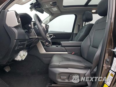 Zdjęcie 7 z 15 samochodu: 2023 TOYOTA SEQUOIA SR5 VIN:7SVAAABA1PX015899 - miniatura