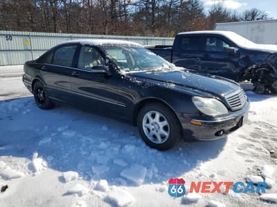 Czwarte zdjęcie samochodu z boku: 2000 MERCEDES-BENZ S 500 VIN:WDBNG75JXYA125085 - miniatura