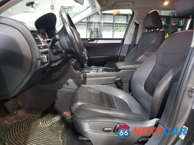 Zdjęcie 7 z 13 samochodu: 2014 VOLKSWAGEN TOUAREG V6 VIN:WVGEF9BP3ED012271 - miniatura