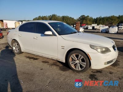 Czwarte zdjęcie samochodu z boku: 2010 BMW 528 XI VIN:WBANV1C59AC445385 - miniatura