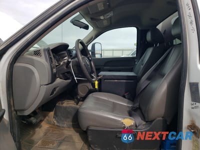 Zdjęcie 7 z 12 samochodu: 2012 CHEVROLET SILVERADO K3500 VIN:1GB3KZCG7CF206362 - miniatura