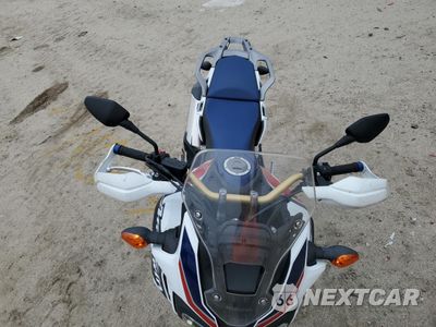Piąte zdjęcie samochodu w środku: 2017 HONDA CRF1000 VIN:JH2SD04H3HK000255 - miniatura