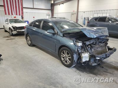 Czwarte zdjęcie samochodu z boku: 2017 HYUNDAI SONATA SE VIN:5NPE24AF9HH587310 - miniatura