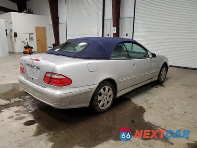 Trzecie zdjęcie samochodu z tyłu: 2001 MERCEDES-BENZ CLK 320 VIN:WDBLK65G01T079748 - miniatura
