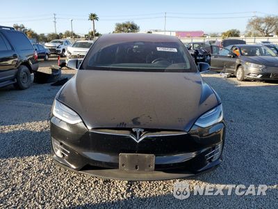 Piąte zdjęcie samochodu w środku: 2017 TESLA MODEL X VIN:5YJXCBE43HF048909 - miniatura