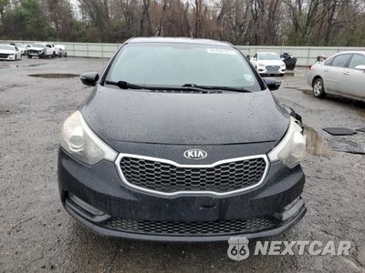 Piąte zdjęcie samochodu w środku: 2016 KIA FORTE LX VIN:KNAFX4A69G5470196 - miniatura