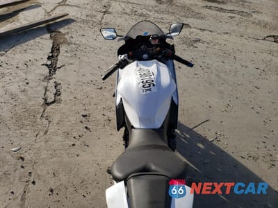 Zdjęcie 6 z 10 samochodu: 2023 YAMAHA YZFR7 VIN:JYARM38E4PA008907 - miniatura