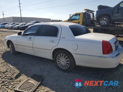 Drugie zdjęcie samochodu z przodu: 2005 LINCOLN TOWN CAR SIGNATURE VIN:1LNHM81W75Y620535 - miniatura