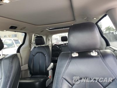 Zdjęcie 10 z 14 samochodu: 2019 CHRYSLER PACIFICA LIMITED VIN:2C4RC1GG8KR610101 - miniatura