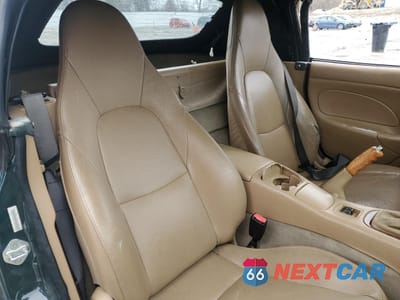 Zdjęcie 11 z 14 samochodu: 2001 MAZDA MX-5 MIATA BASE VIN:JM1NB353510214679 - miniatura