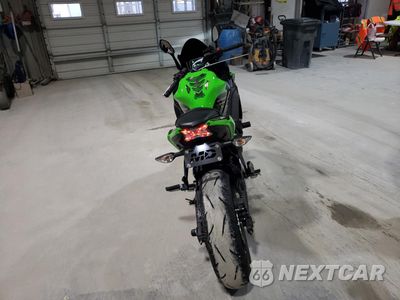 Czwarte zdjęcie samochodu z boku: 2020 KAWASAKI EX650 N VIN:ML5EXEN1XLDA07211 - miniatura