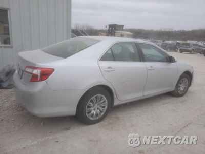 Trzecie zdjęcie samochodu z tyłu: 2012 TOYOTA CAMRY BASE VIN:4T1BF1FK0CU023664 - miniatura