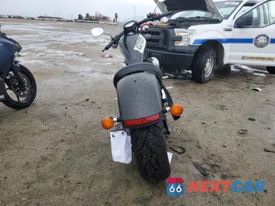 Czwarte zdjęcie samochodu z boku: 2017 HONDA VT1300 CX VIN:JH2SC6125HK200382 - miniatura