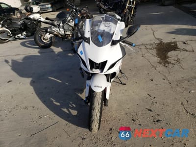 Drugie zdjęcie samochodu z przodu: 2023 YAMAHA YZFR7 VIN:JYARM38E4PA008907 - miniatura