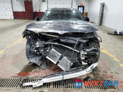 Piąte zdjęcie samochodu w środku: 2019 BMW M5 VIN:WBSJF0C51KB447768 - miniatura