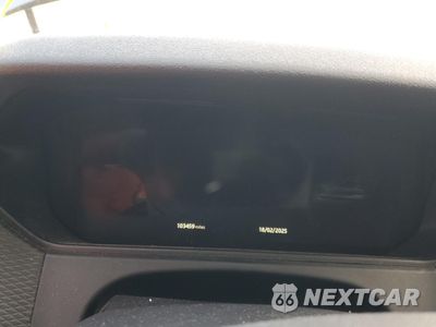 Zdjęcie 9 z 13 samochodu: 2018 LAND ROVER RANGE ROVER VELAR S VIN:SALYB2RN3JA724180 - miniatura