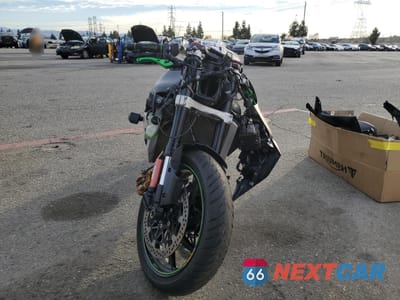 Trzecie zdjęcie samochodu z tyłu: 2017 KAWASAKI ZX1000 Z VIN:JKAZXCZ12HA000050 - miniatura