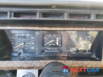 Zdjęcie 8 z 10 samochodu: 1986 FORD F350 VIN:1FDKF371XGKA52737 - miniatura