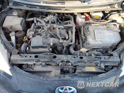 Zdjęcie 11 z 12 samochodu: 2012 TOYOTA PRIUS C VIN:JTDKDTB39C1019179 - miniatura