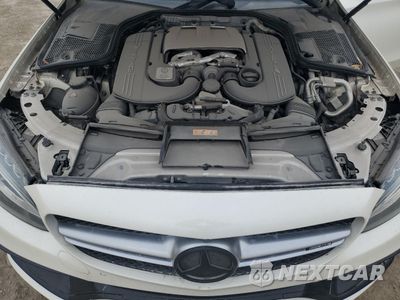 Zdjęcie 11 z 12 samochodu: 2018 MERCEDES-BENZ C 63 AMG-S VIN:55SWF8HB7JU235655 - miniatura