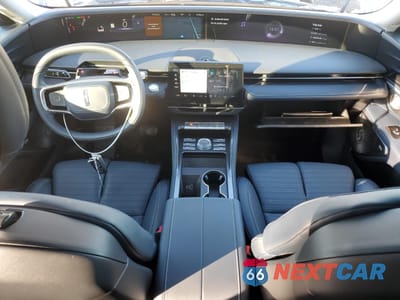 Zdjęcie 8 z 14 samochodu: 2024 LINCOLN NAUTILUS RESERVE VIN:5LMPJ8K41RJ881897 - miniatura