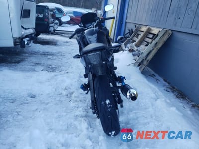 Czwarte zdjęcie samochodu z boku: 2014 YAMAHA FZ6 R VIN:JYARJ18E7EA012931 - miniatura