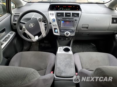 Zdjęcie 8 z 14 samochodu: 2013 TOYOTA PRIUS V VIN:JTDZN3EU1D3288895 - miniatura
