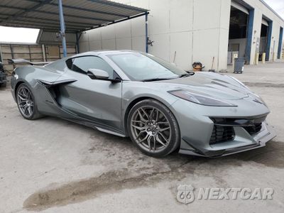 Czwarte zdjęcie samochodu z boku: 2024 CHEVROLET CORVETTE Z06 3LZ VIN:1G1YF2D35R5607506 - miniatura