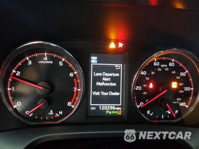 Zdjęcie 9 z 13 samochodu: 2017 TOYOTA RAV4 SE VIN:JTMNFREV2HJ123043 - miniatura