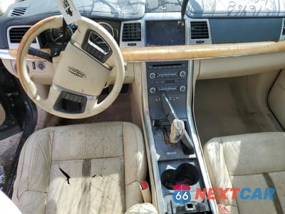 Zdjęcie 8 z 12 samochodu: 2009 LINCOLN MKS VIN:1LNHM93RX9G621865 - miniatura
