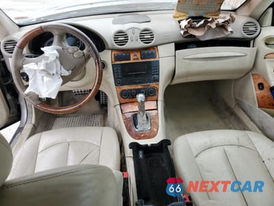 Zdjęcie 8 z 15 samochodu: 2005 MERCEDES-BENZ CLK 320C VIN:WDBTJ65J85F166350 - miniatura
