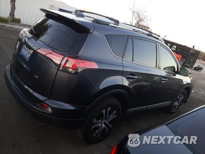Trzecie zdjęcie samochodu z tyłu: 2016 TOYOTA RAV4 XLE VIN:JTMRFREVXGJ089451 - miniatura